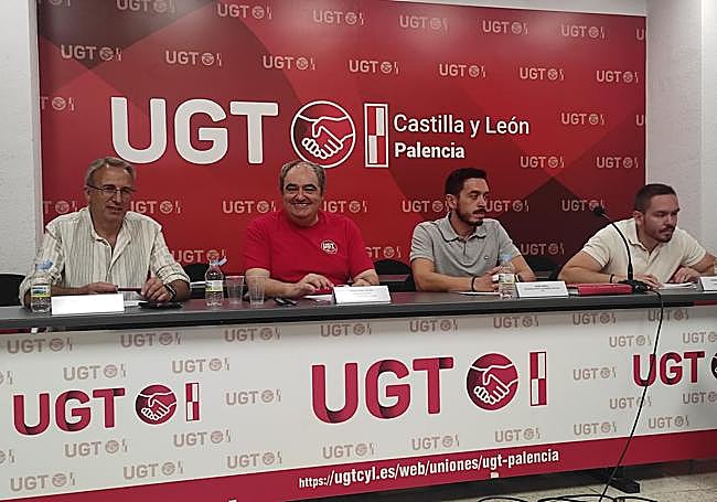 Rueda de prensa de UGT sobre la situación de las plantillas de incendios forestales, este miércoles por la mañana.