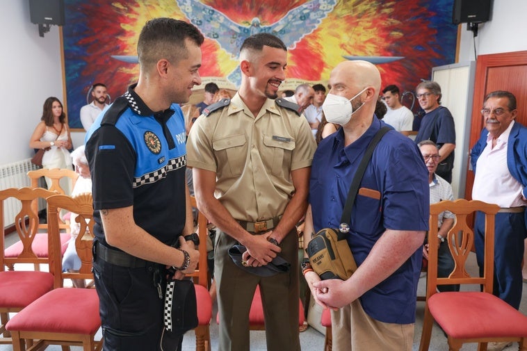 Homenaje del Ayuntamiento de Cigales a Jorge Caballero y Pedro Casado por salvarle la vida a un hombre que sufrió un infarto