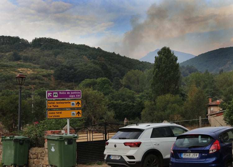 Las imágenes del incendio en la Montaña Palentina