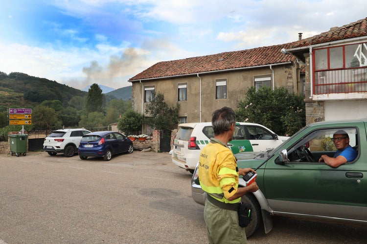 Las imágenes del incendio en la Montaña Palentina