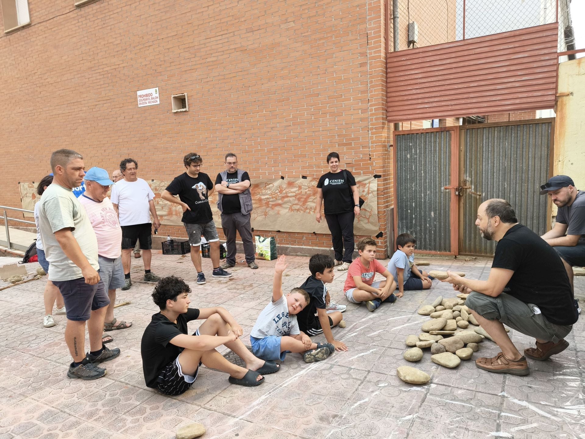 El vínculo de Santibáñez de la Peña con la Cueva Guantes