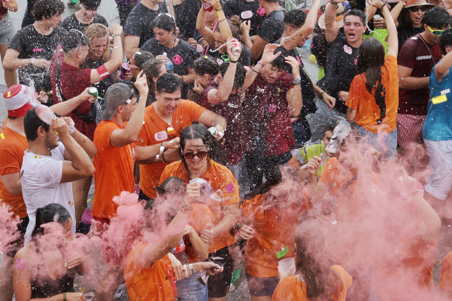 El inicio de las fiestas de Viana de Cega, en imágenes