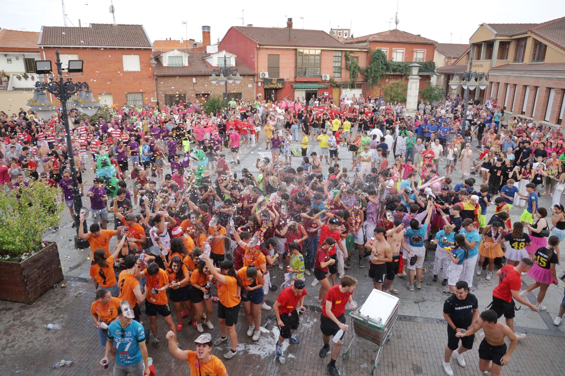 El inicio de las fiestas de Viana de Cega, en imágenes