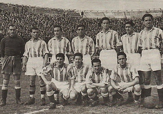De pie: Ispízua, Busquet, Sañudo, Barrios, Barinaga, Lizosoain y Torquemada. Agachados: Viso, Estrada, Leoncito y Arrieta.
