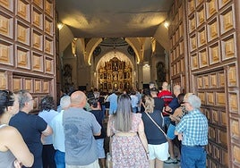 La iglesia parroquial de Santa María de La Bañeza, repleta de personas despidiendo a Abel Ramos.