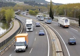 Autovía A-62 a la altura de las curvas de Dueñas.