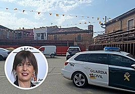 Plaza de toros de San Román de Hornija con patrullas de la Guardia Civil, en detalle, Mercedes Motrel.