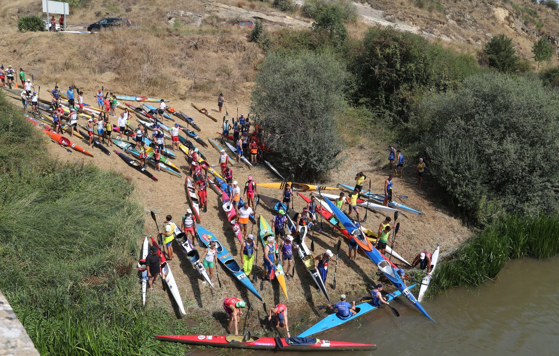 Los piragüistas no fallan a su cita anual con Alar del Rey