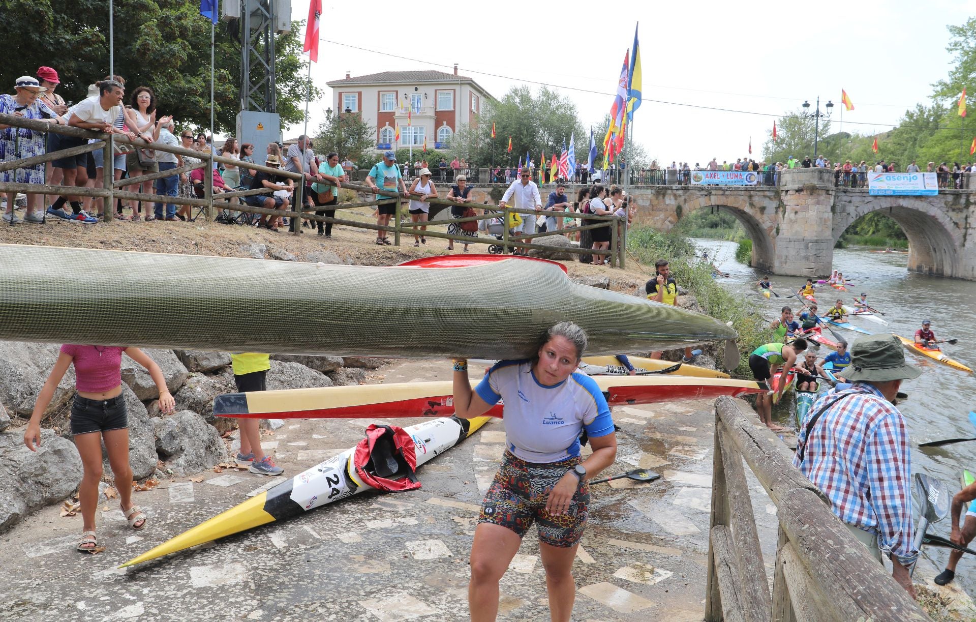 Los piragüistas no fallan a su cita anual con Alar del Rey
