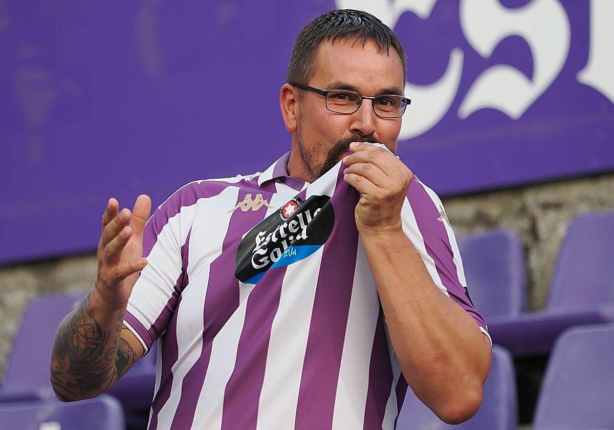 Búscate en la grada del Real Valladolid-Ceuta (1/3)