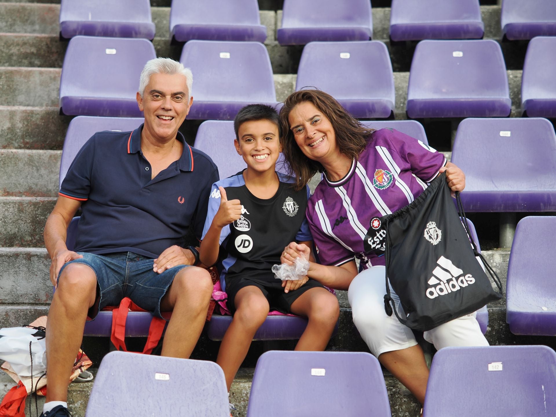 Búscate en la grada del Real Valladolid-Ceuta (1/3)