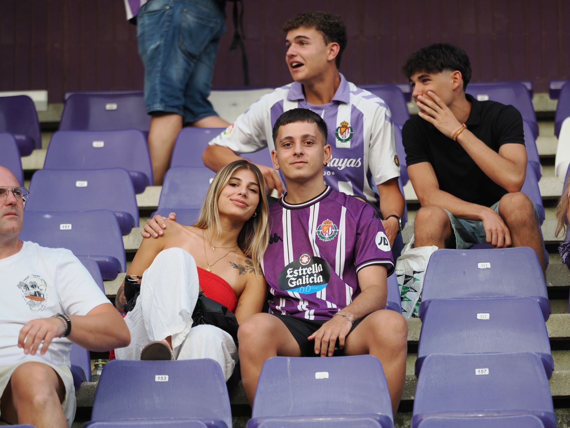 Búscate en la grada del Real Valladolid-Ceuta (1/3)