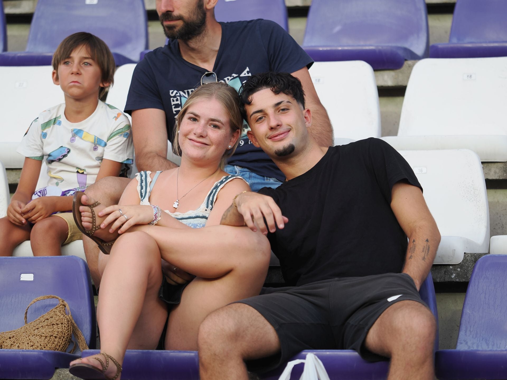 Búscate en la grada del Real Valladolid-Ceuta (2/3)