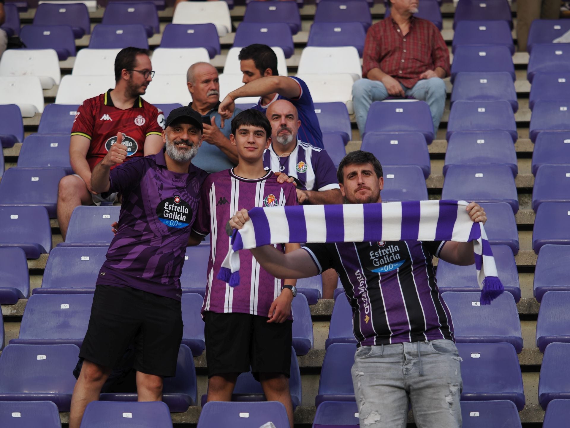 Búscate en la grada del Real Valladolid-Ceuta (2/3)