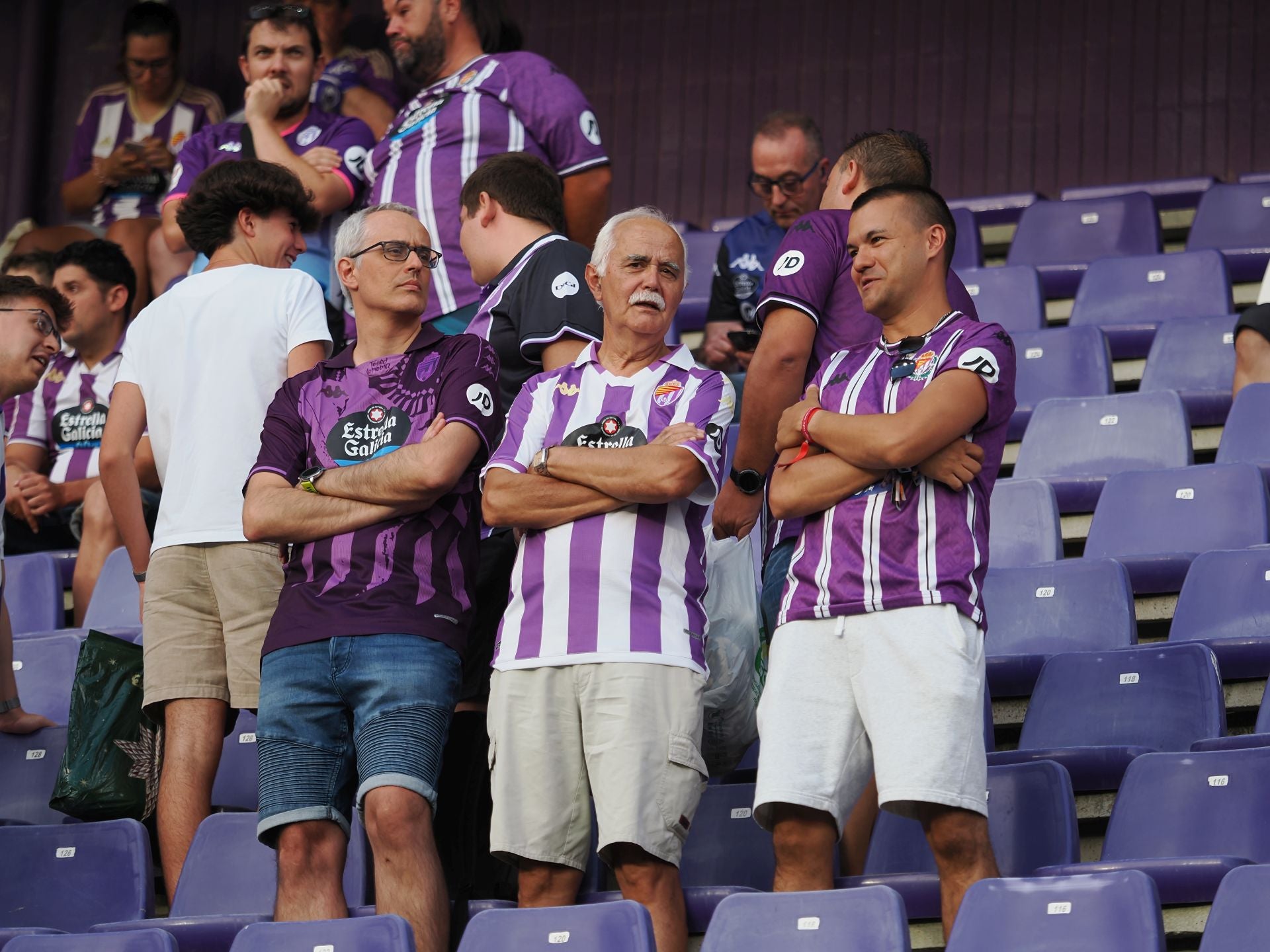 Búscate en la grada del Real Valladolid-Ceuta (2/3)