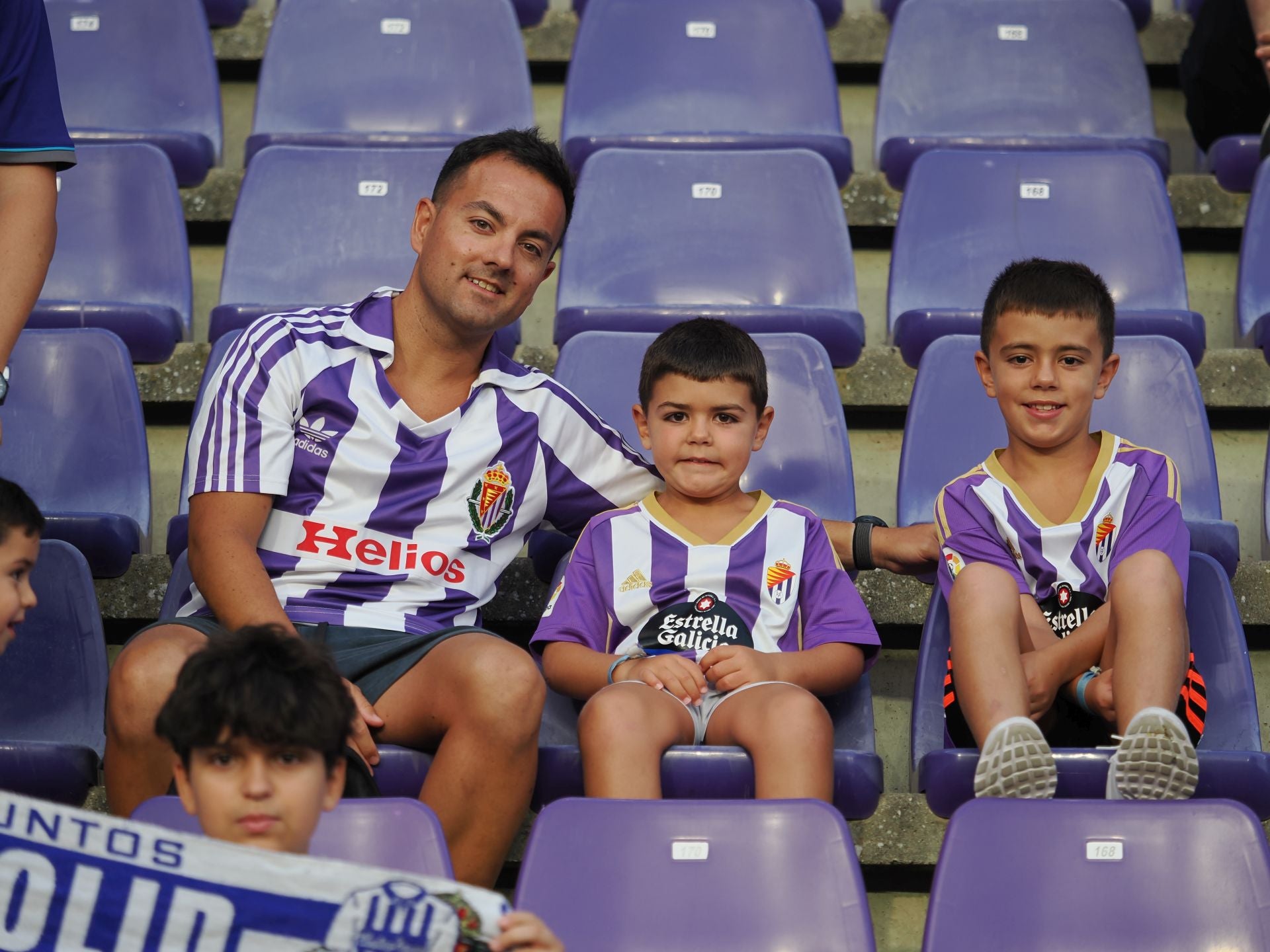 Búscate en la grada del Real Valladolid-Ceuta (2/3)