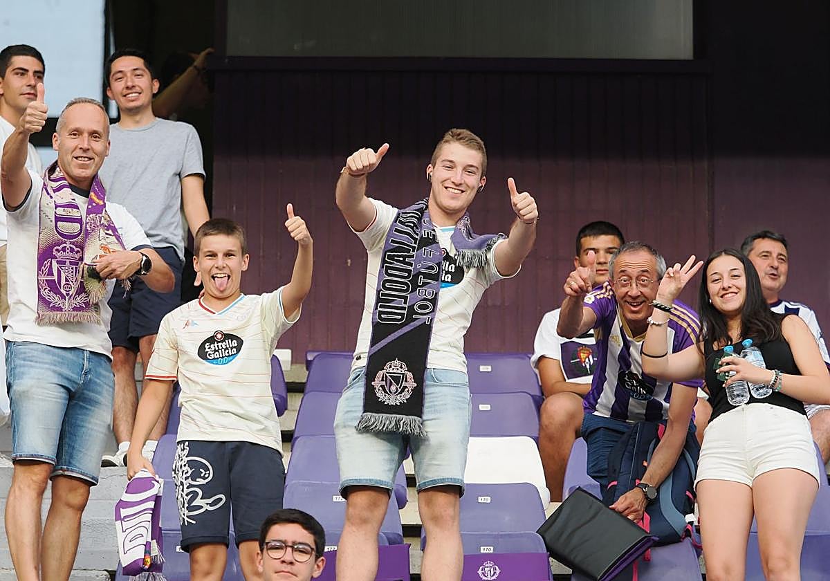 Búscate en la grada del Real Valladolid-Ceuta (3/3)