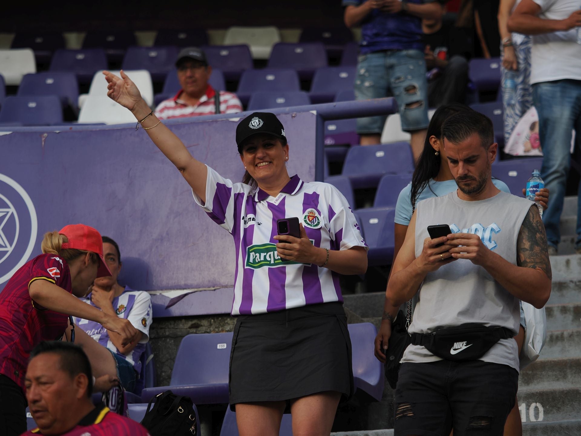 Búscate en la grada del Real Valladolid-Ceuta (3/3)