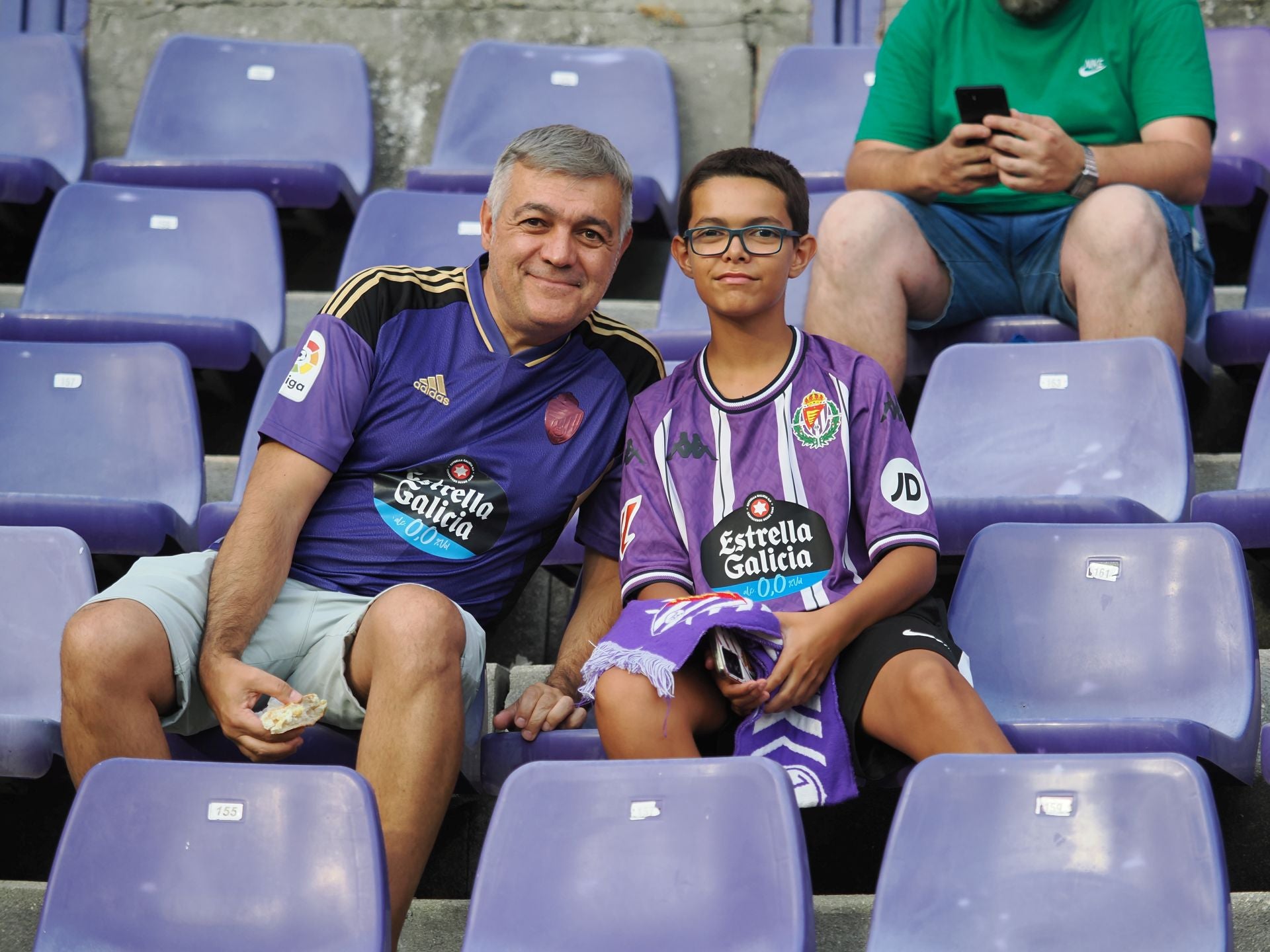 Búscate en la grada del Real Valladolid-Ceuta (3/3)