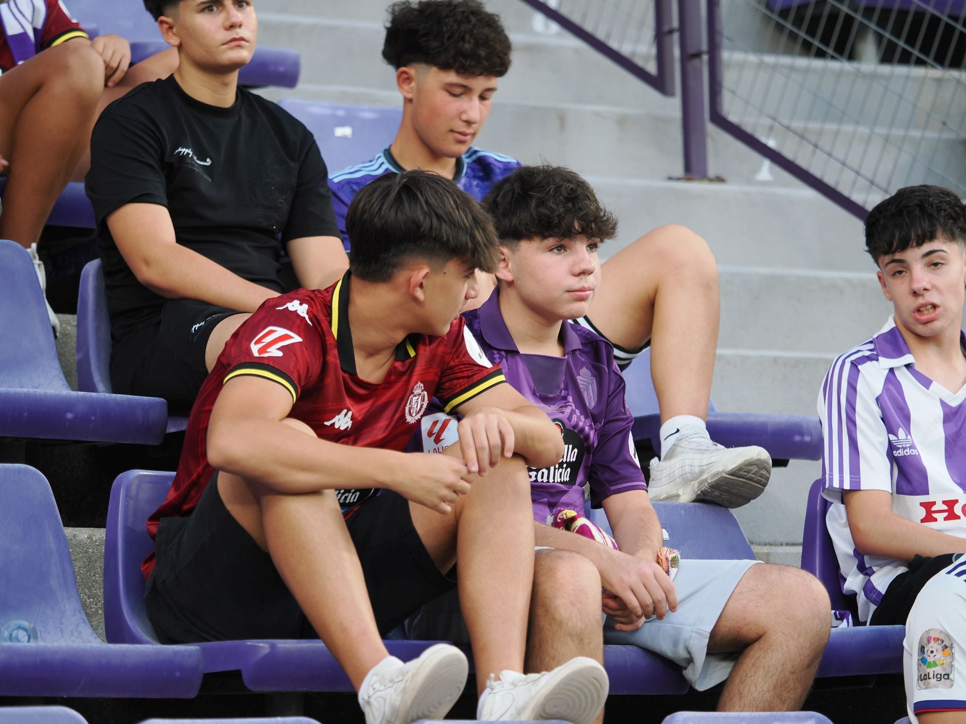 Búscate en la grada del Real Valladolid-Ceuta (3/3)