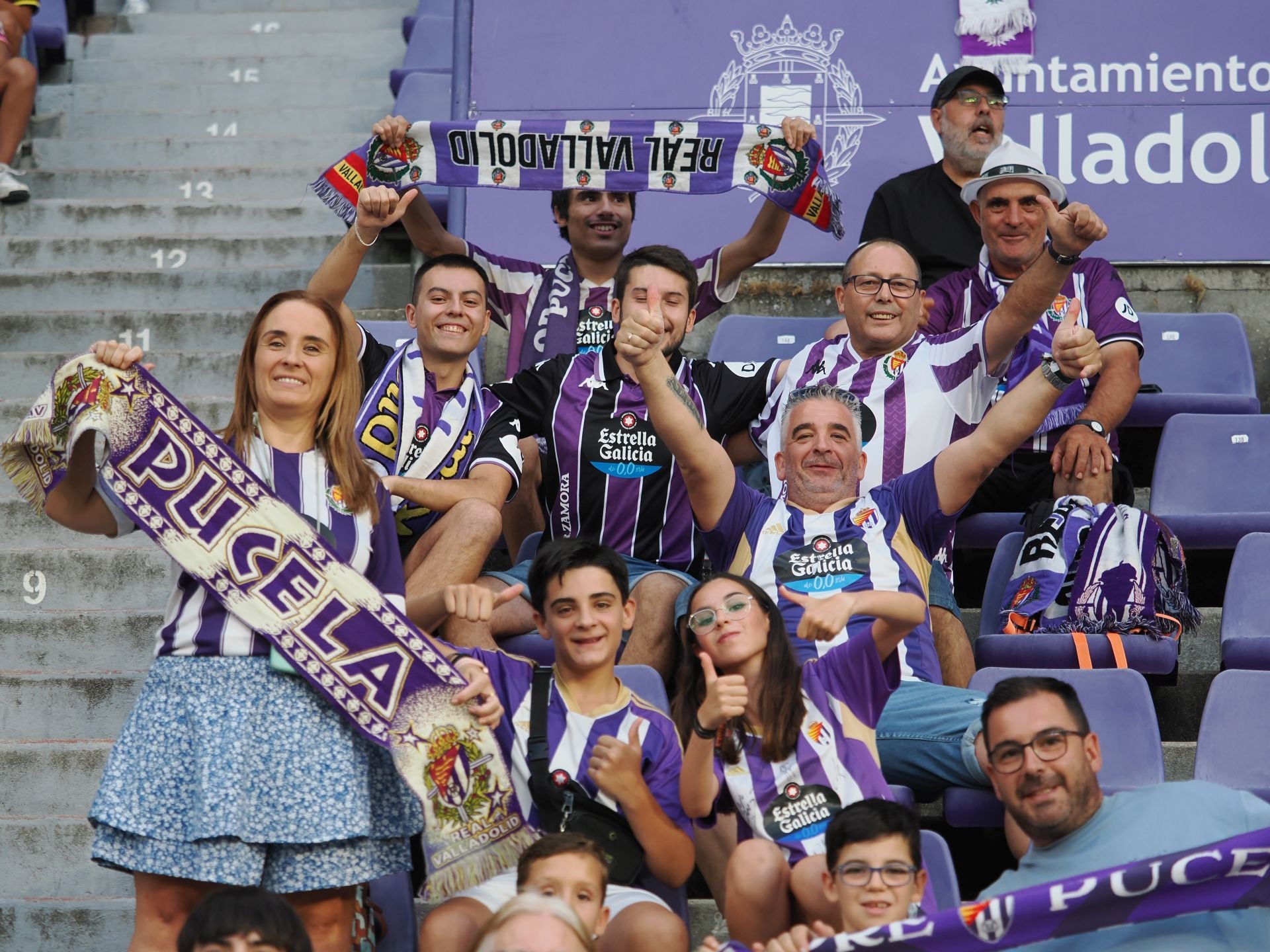 Búscate en la grada del Real Valladolid-Ceuta (3/3)