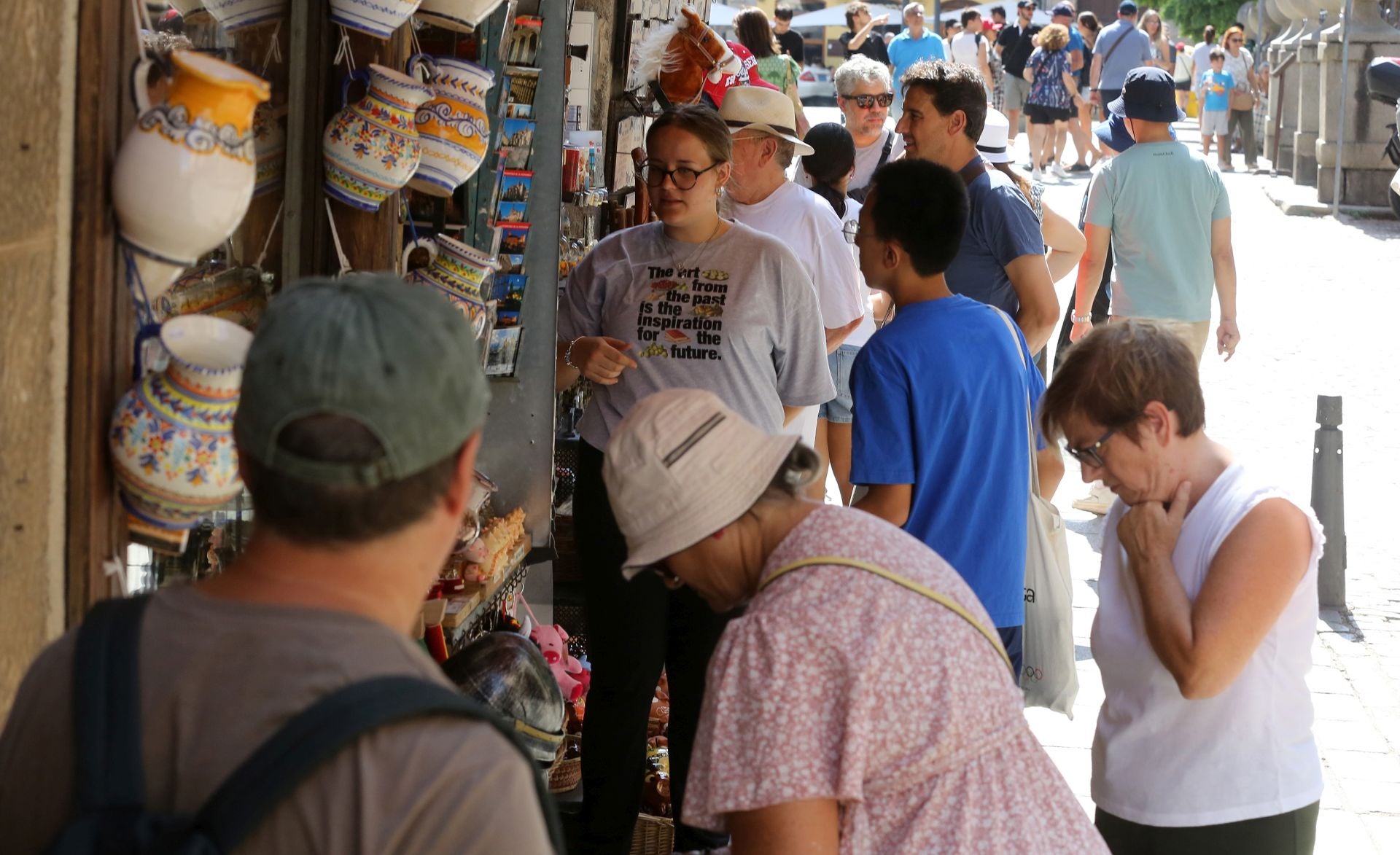 Los turistas llenan Segovia