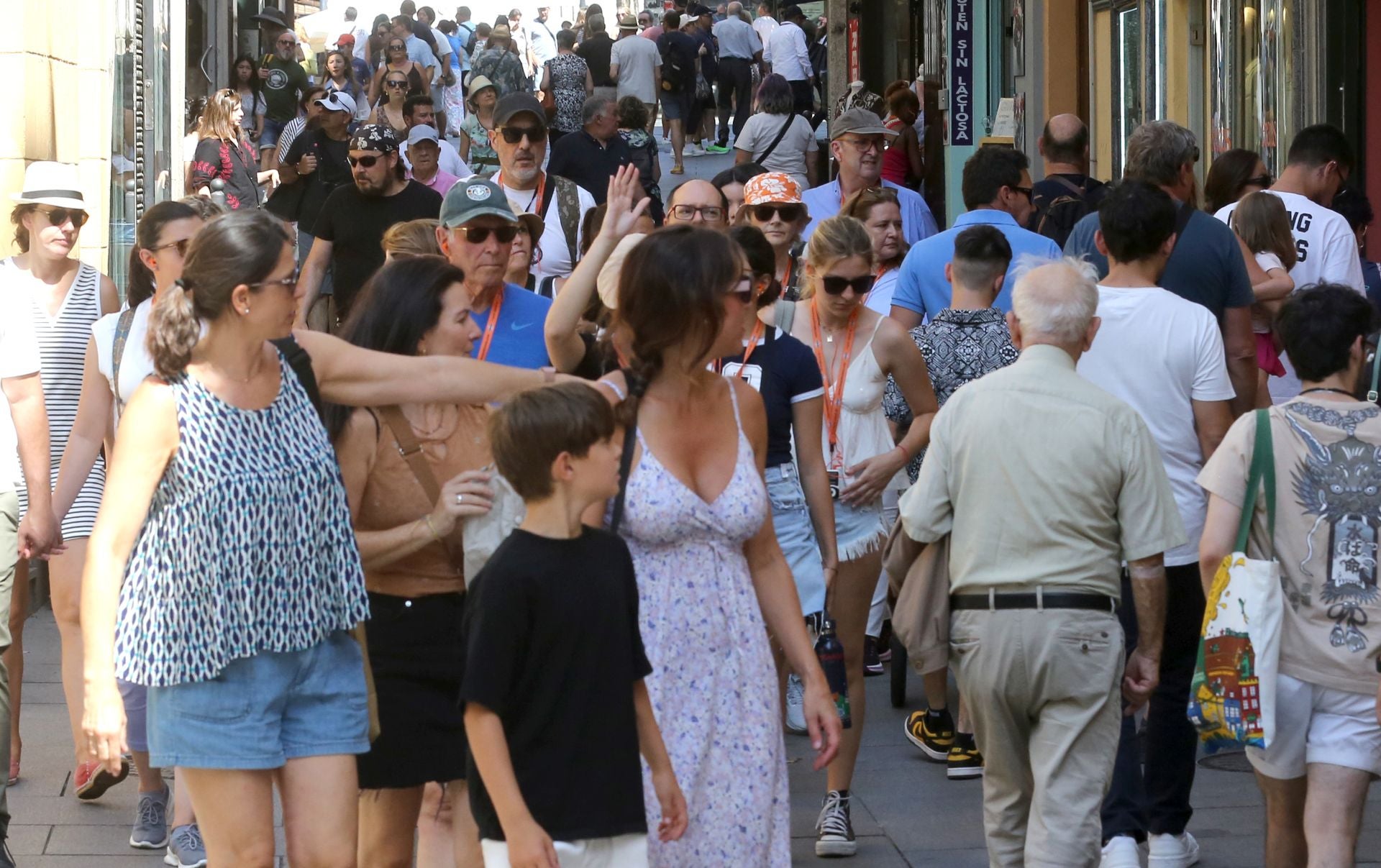 Los turistas llenan Segovia