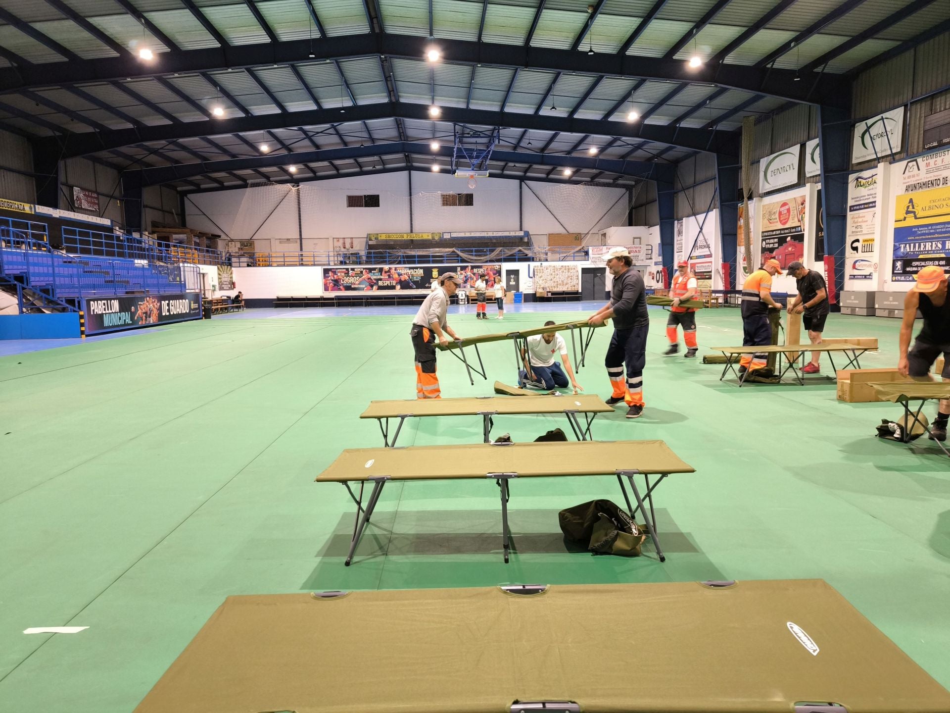 Guardo acoge a evacuados por los incendios