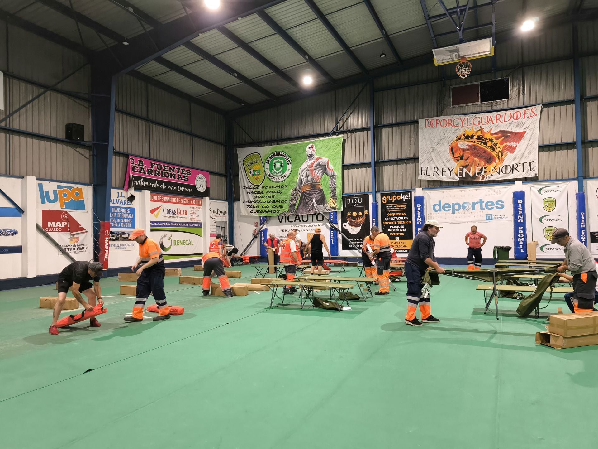 Guardo acoge a evacuados por los incendios