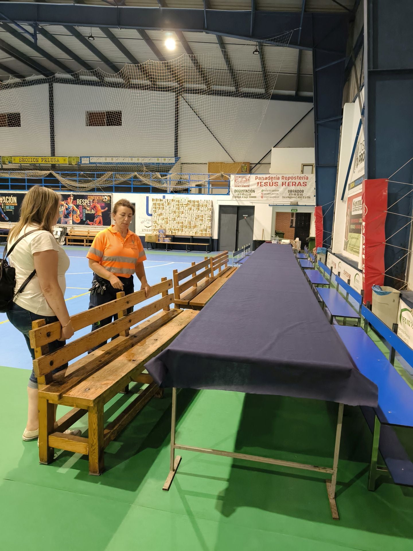 Guardo acoge a evacuados por los incendios