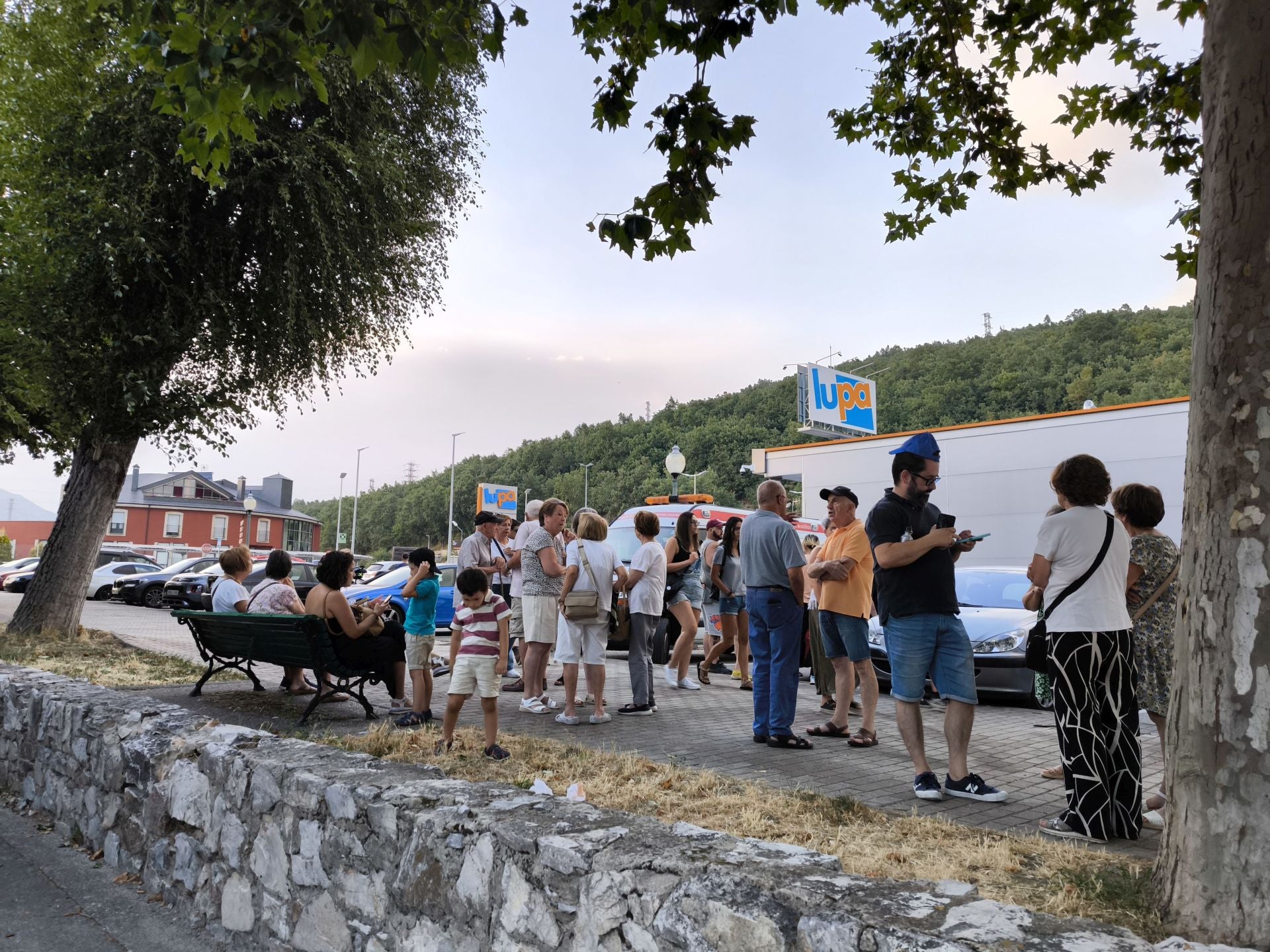 Guardo acoge a evacuados por los incendios