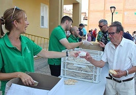 Reparto de pan y queso, este sábado en Villamuriel de Cerrato.