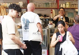Venta de helados en la heladería Farggi, en el Azoguejo.