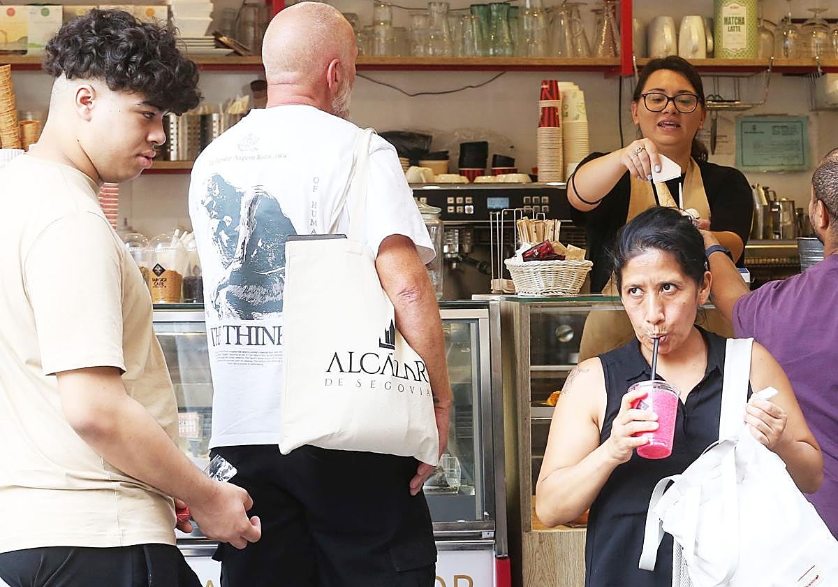 Venta de helados en la heladería Farggi, en el Azoguejo.