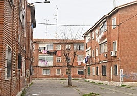 Imagen de archivo de un bloque de viviendas cercano a la calle Zapardiel.