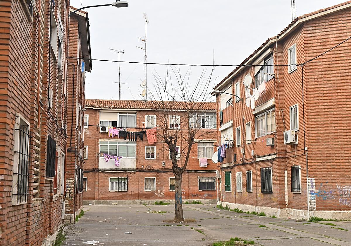 Imagen de archivo de un bloque de viviendas cercano a la calle Zapardiel.