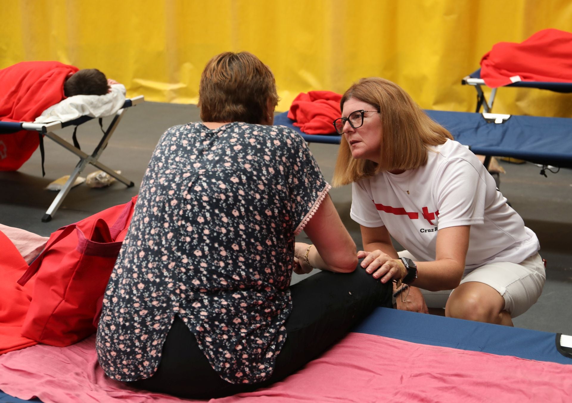 La solidaridad en horas de angustia en el Polideportivo de Saldaña