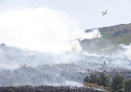 Incendio en Porto de Sanabria el pasado viernes.