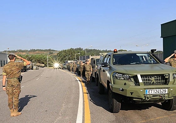 Contingente que la Armada ha desplegado por los incendios.