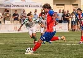 Chartún marca desde el punto de penalti.