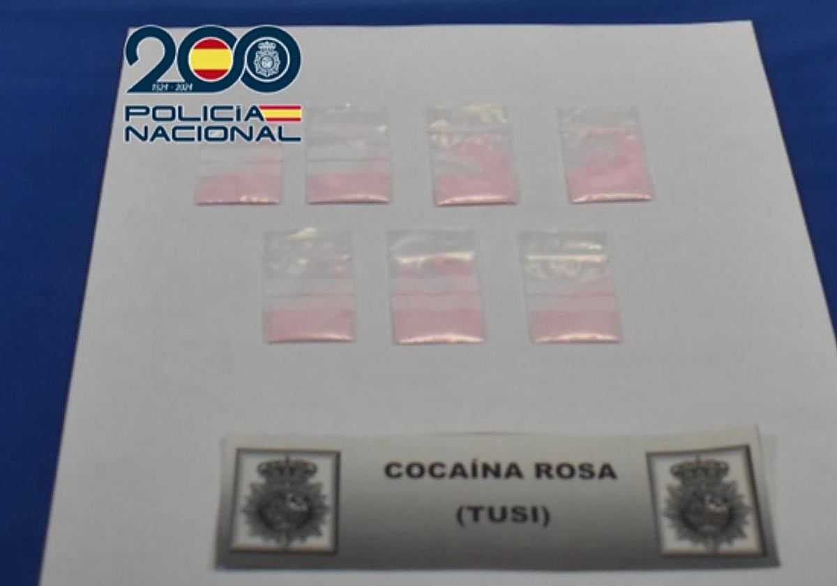 Bolsas de cocaína incautadas a la detenida.