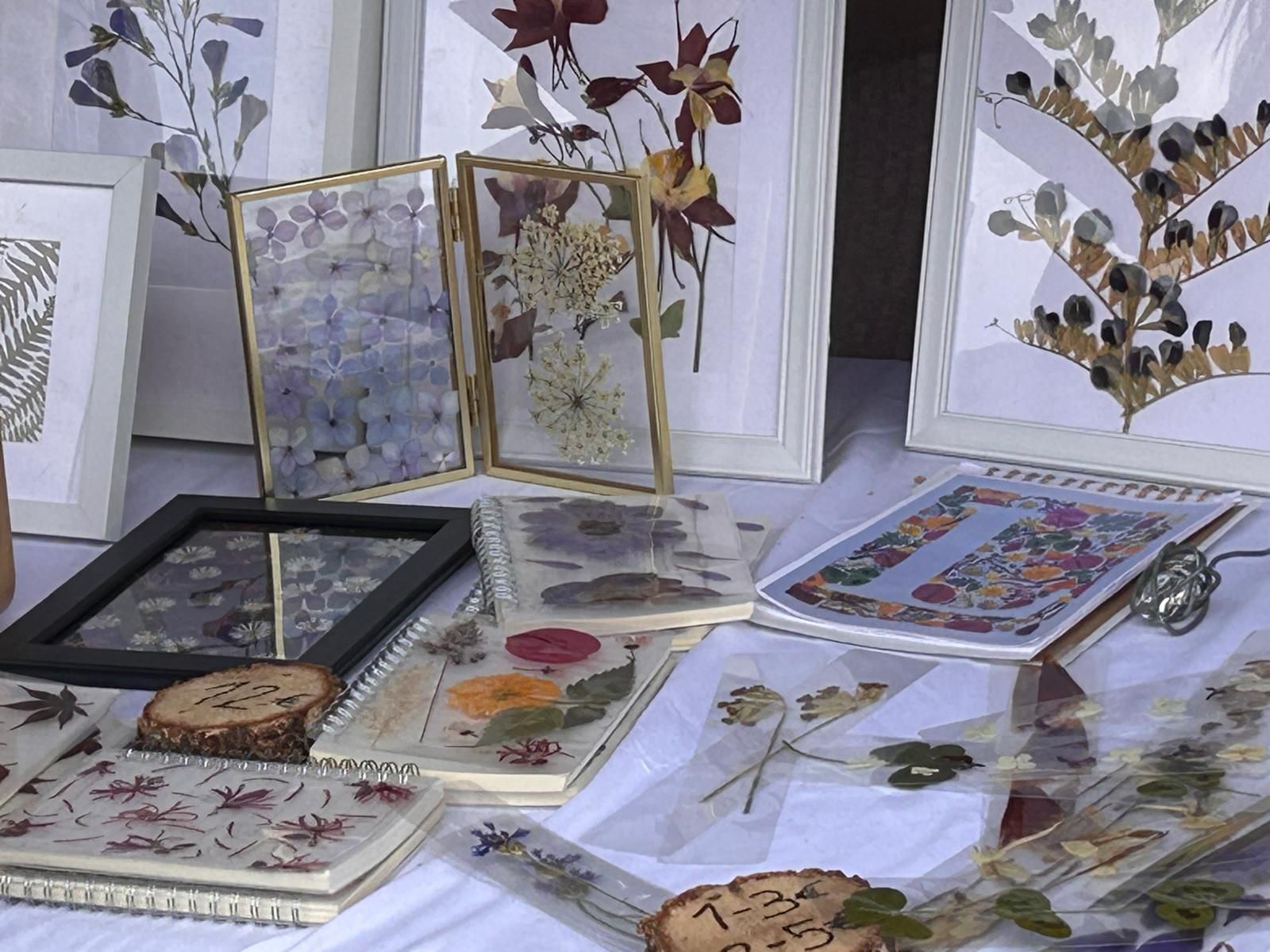 Animada feria de ganado vacuno en La Pernía