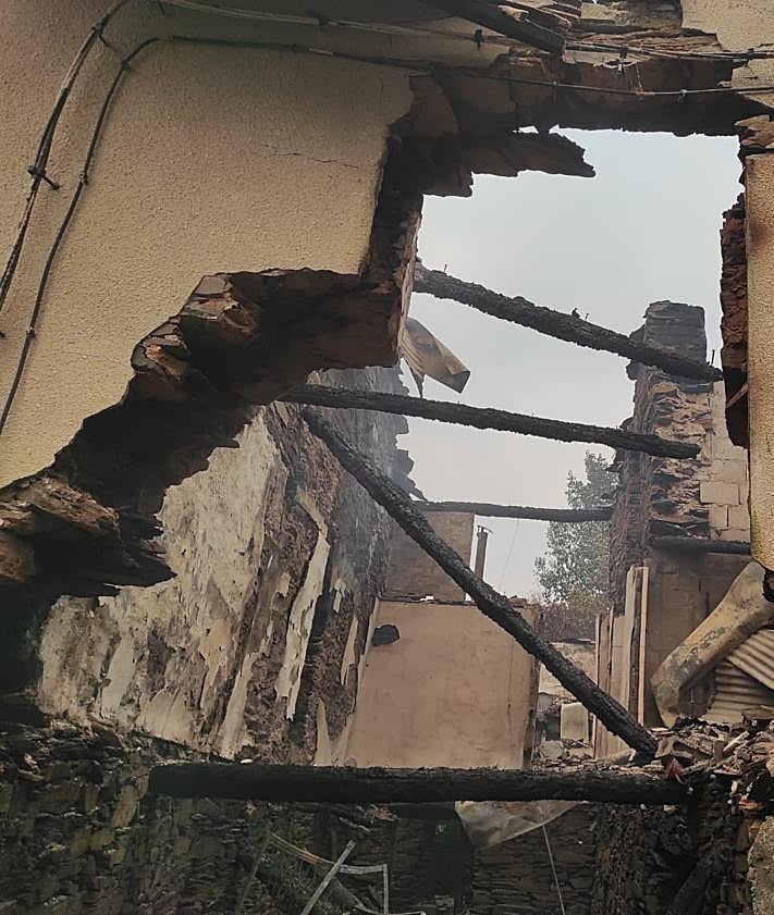 Imagen secundaria 2 - Estado en el que ha quedado el pueblo leonés de Lusio y el valle donde se ubica.