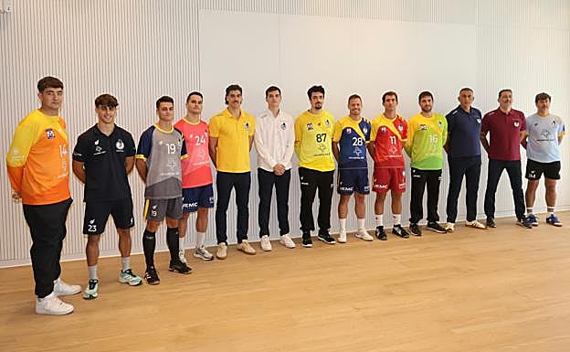 Las nuevas equipaciones del Recoletas Atlético Valladolid.