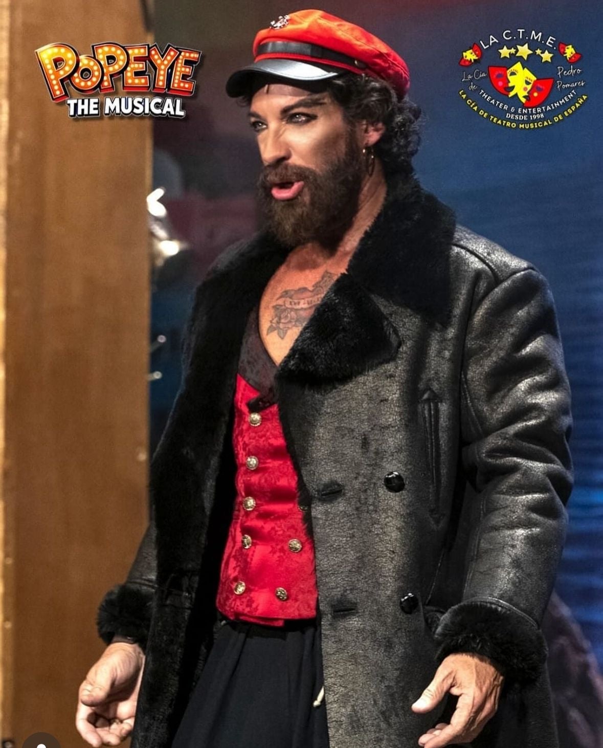 Luis Amando interpreta a Brutus en el musical 'Popeye'.