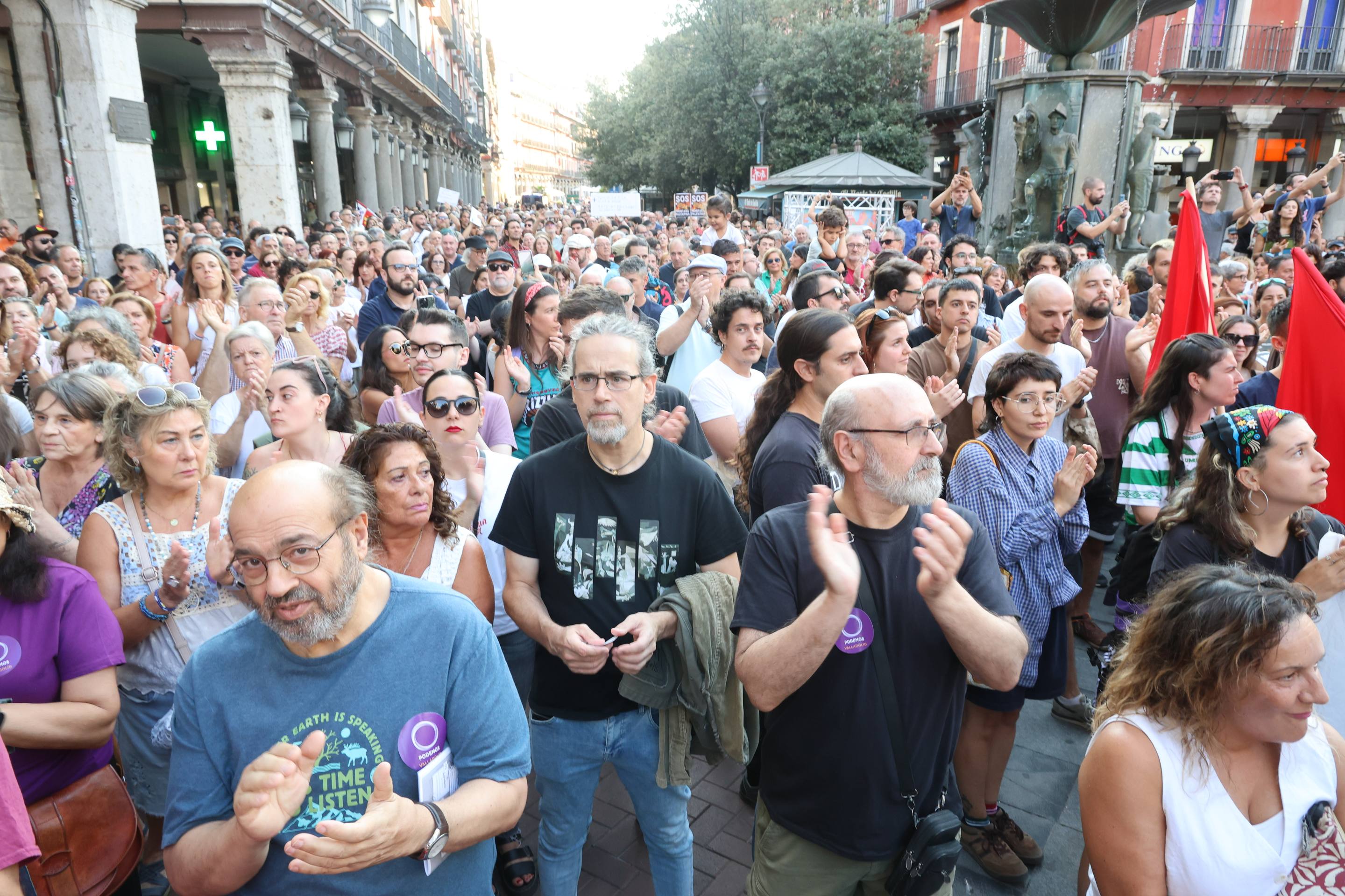 Las imágenes de la manifestación contra la gestión de los incendios de Castilla y León