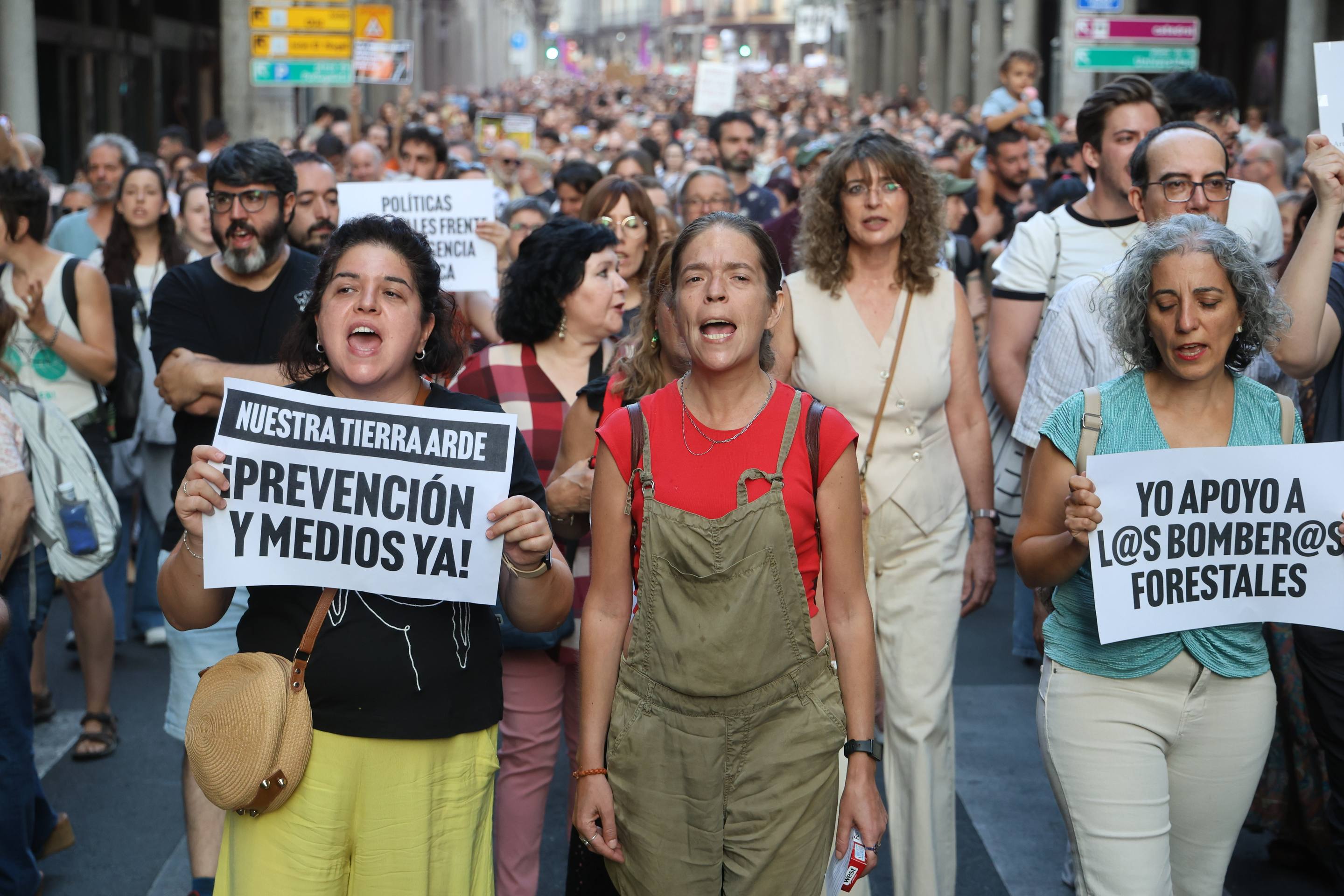 Las imágenes de la manifestación contra la gestión de los incendios de Castilla y León