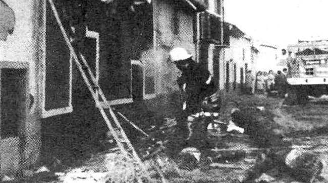 ¿Cuántas casas se cree que fueron afectadas por el incendio?