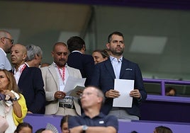 Gabo Solares, en su estreno como presidente del club en el palco de Zorrilla.