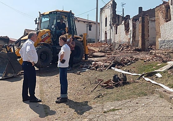 El delegado de la Junta, José Antonio Rubio, este viernes en San Pedro de Cansoles.